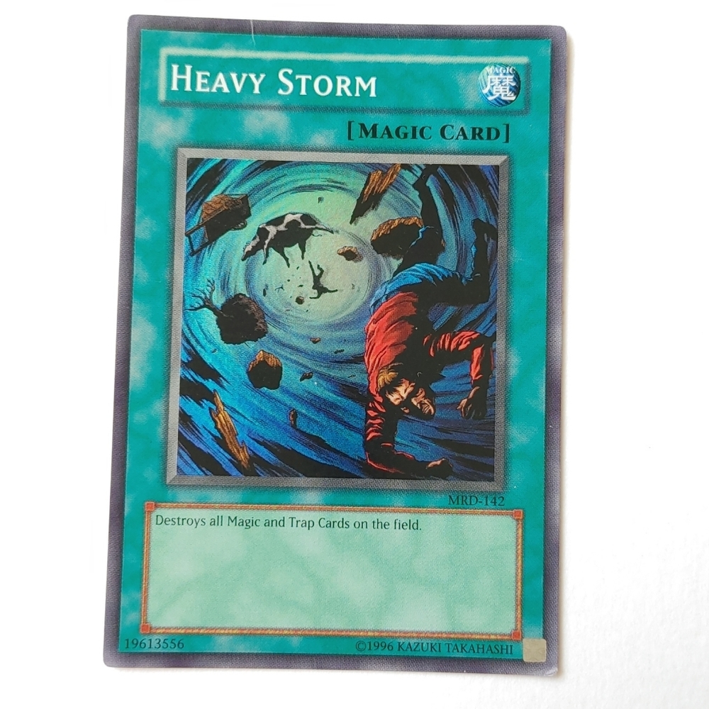 yugioh card heavy storm MRD-142 holo magic card